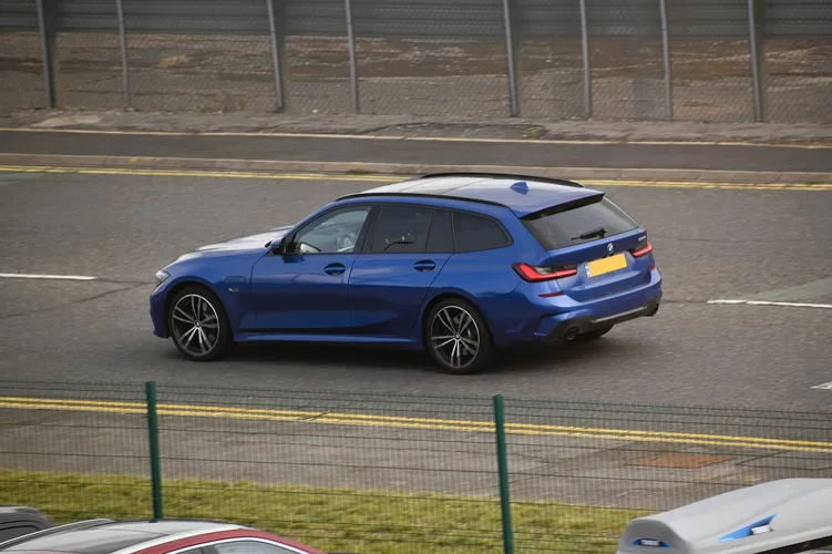 BMW 3er Touring – Test, Preise und تقييم bei شام كارز