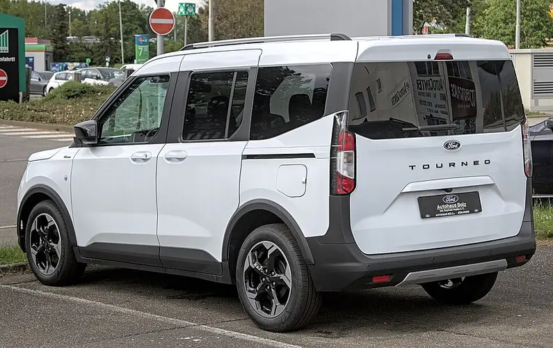 Ford Tourneo Courier – Test, Preise und تقييم bei شام كارز