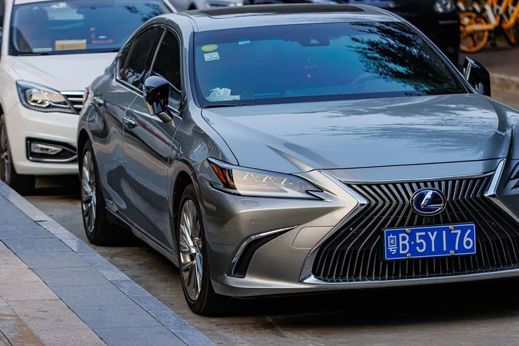 Lexus ES – Test, Preise und تقييم bei شام كارز