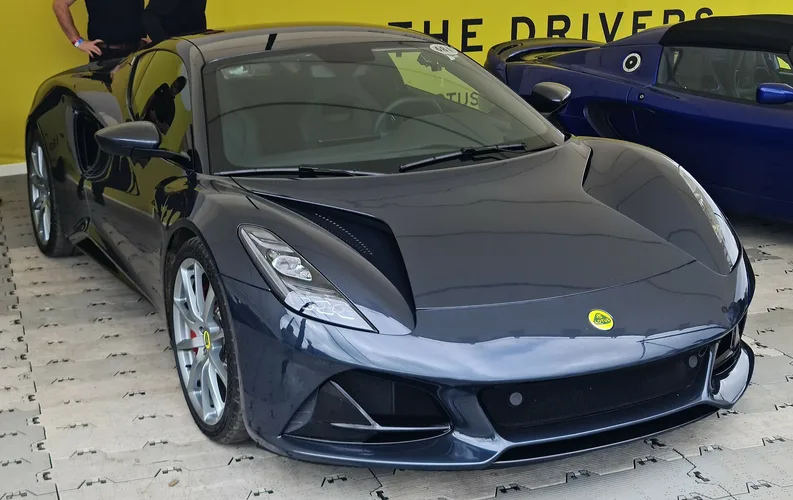 Lotus Emira – Test, Preise und تقييم bei شام كارز