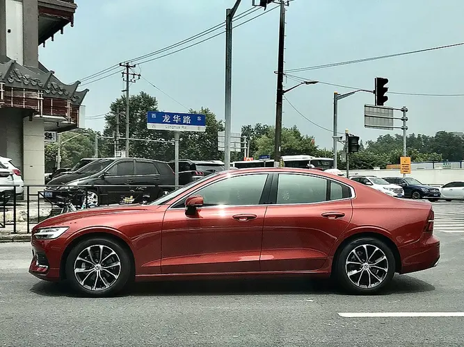 Volvo S60 – Test, Preise und تقييم bei شام كارز