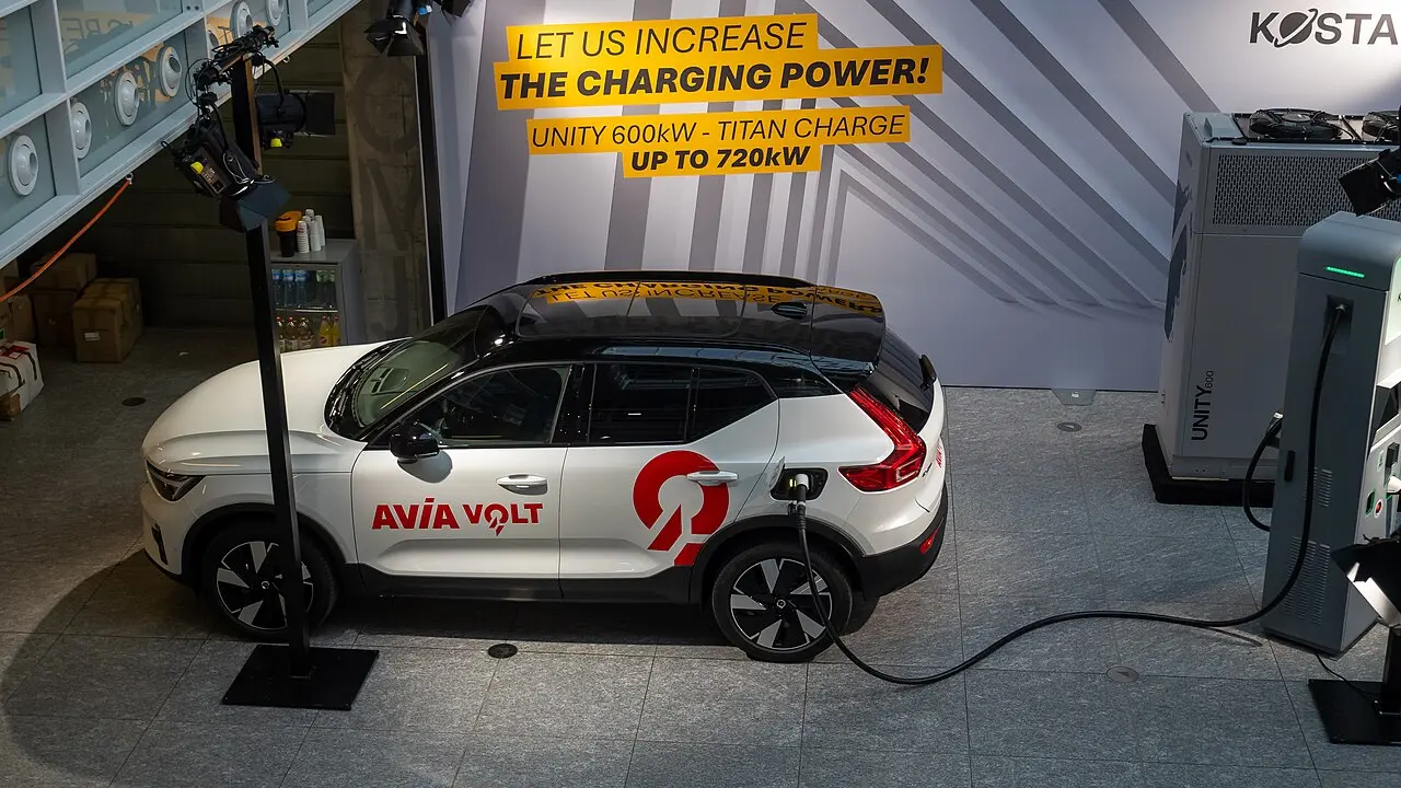 Volvo XC40 Recharge – Test, Preise und تقييم bei شام كارز